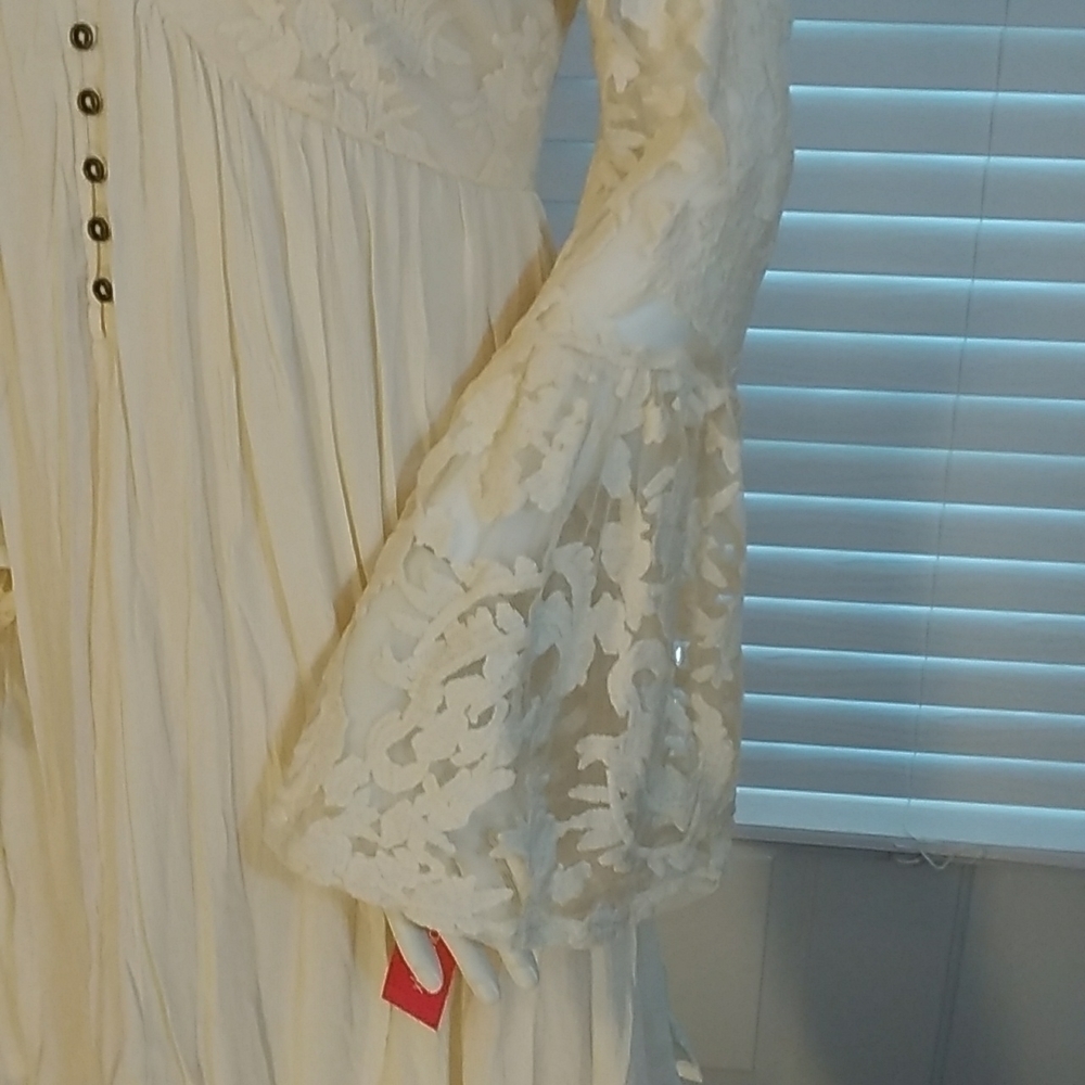 Xhilaration Cream Babydoll Mini Dress Size M V Neck Embroider Bodice Sleeves - Picture 6 of 13